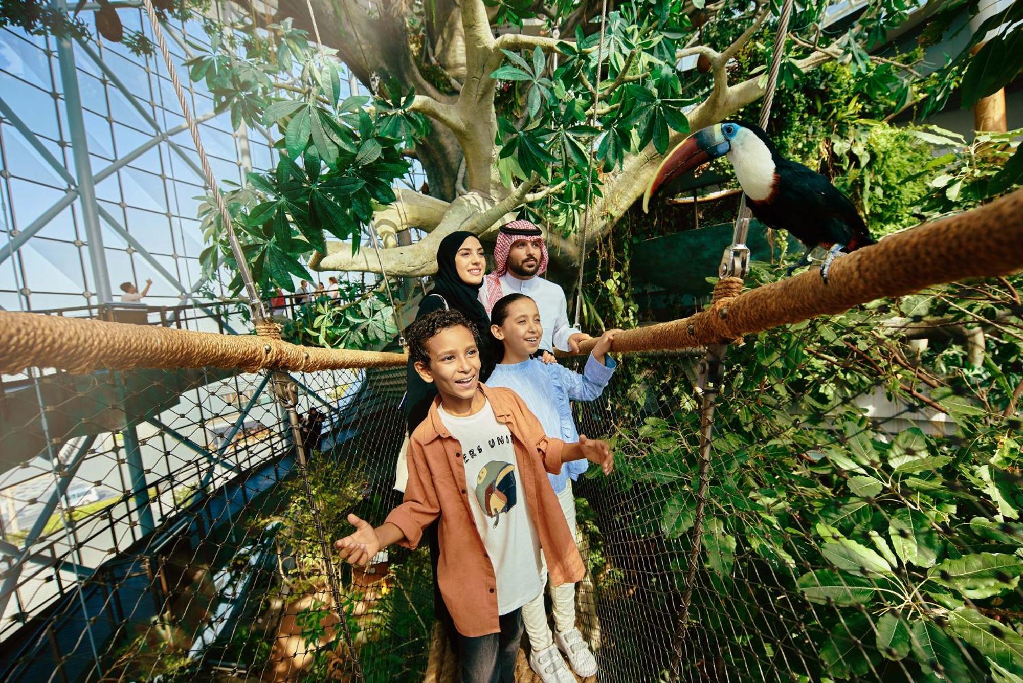 La Ville Hotel & Suites City Walk Dubai, Autograph Collection Экстерьер фото Family at Al-Shaqra National Park